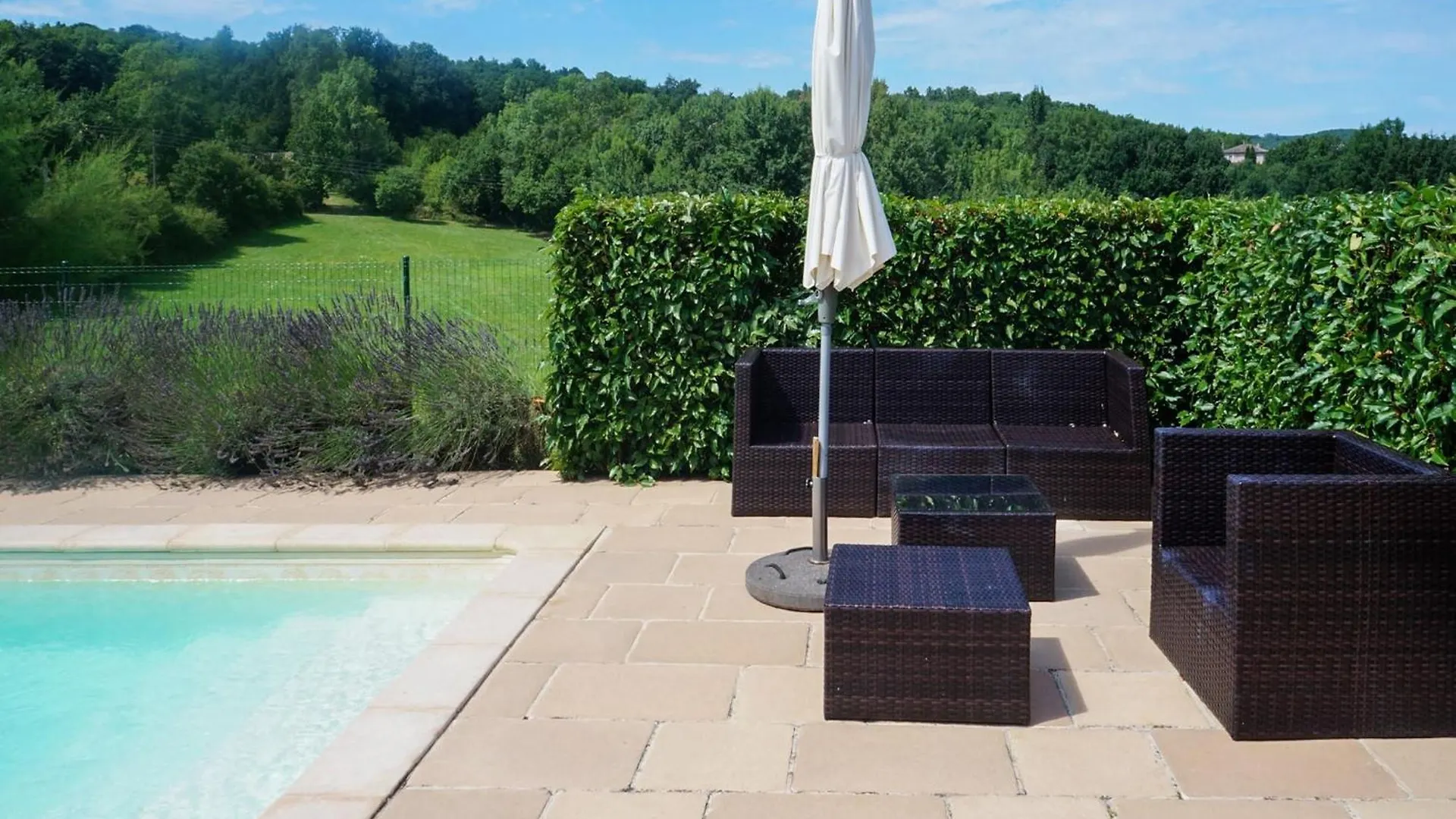 Saint-Beauzile Superb Holiday Home With Private Pool