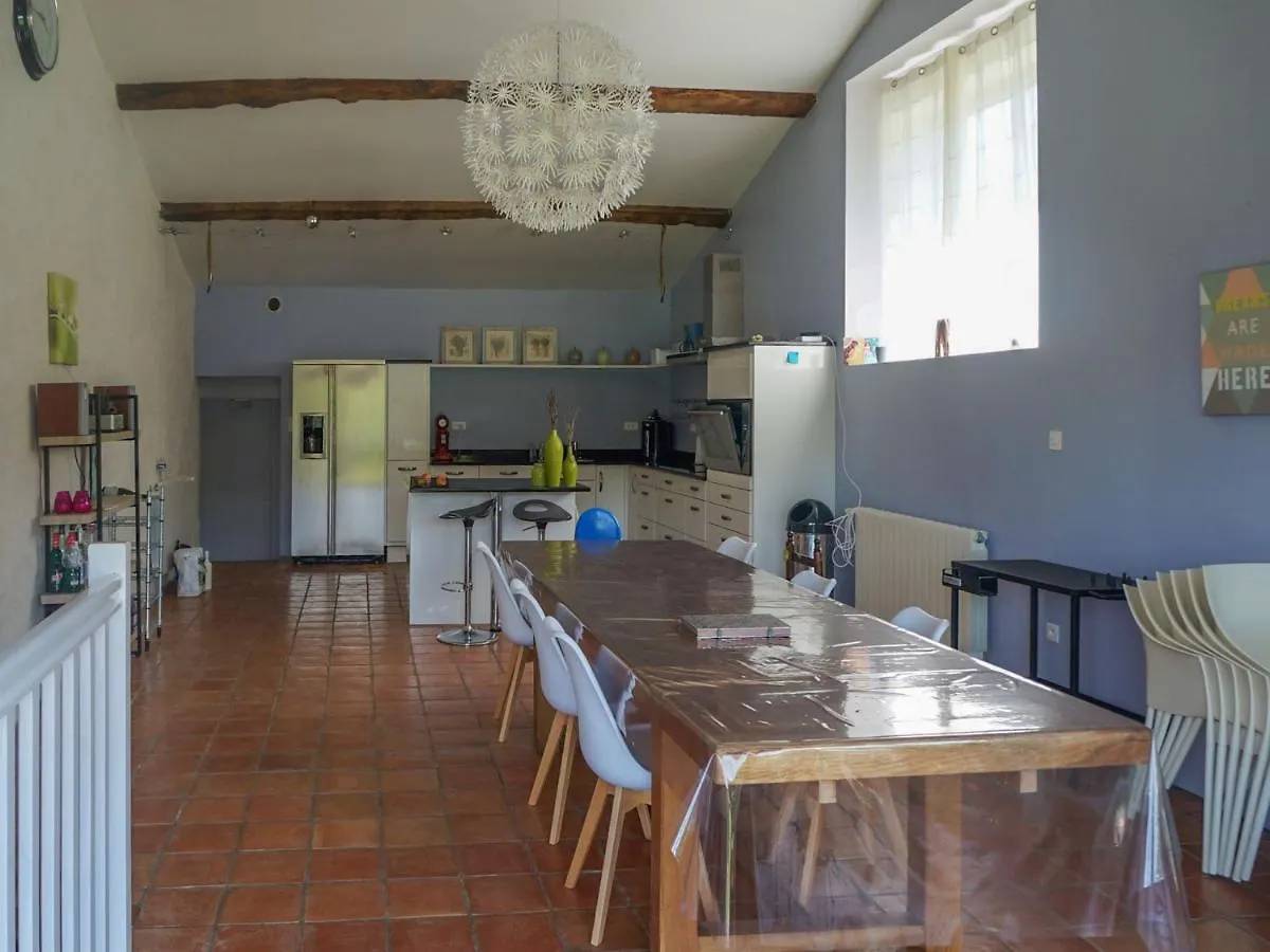 Saint-Beauzile Superb Holiday Home With Private Pool צרפת